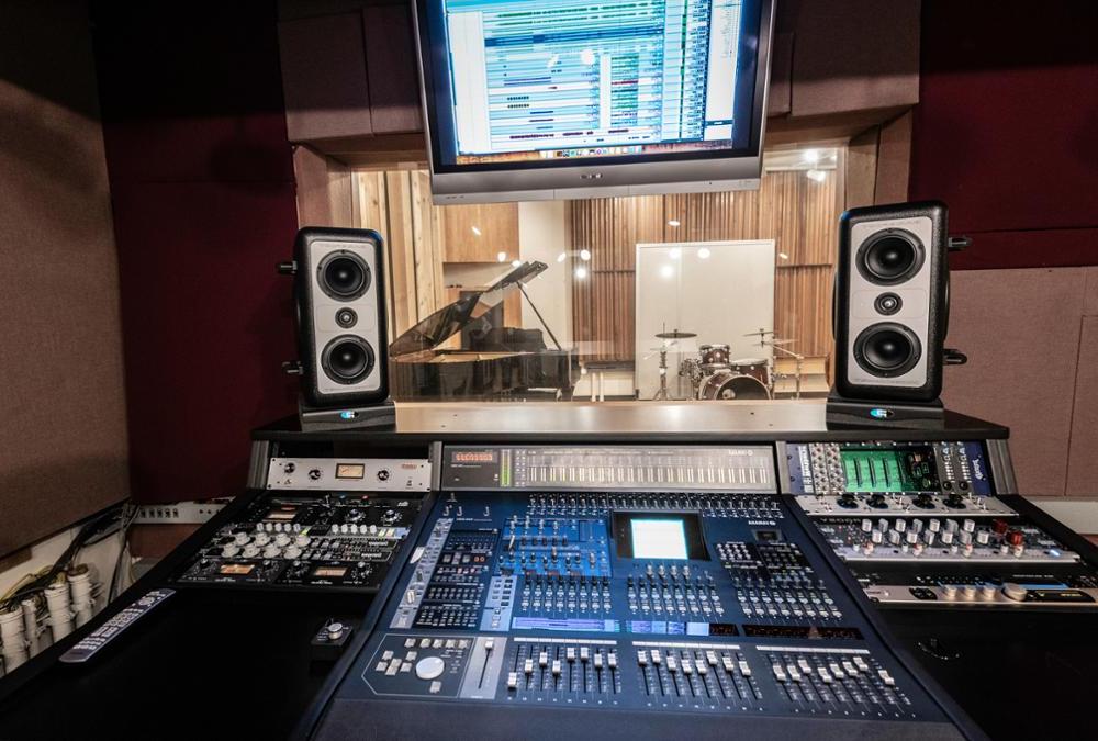 site://HennepinTech/_images/academic-programs/media-communications/audio-production/111820htc0022-1000x675.jpg