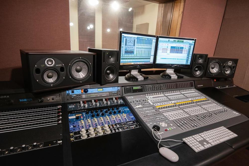 site://HennepinTech/_images/academic-programs/media-communications/audio-production/111820htc0141-1000x667.jpg
