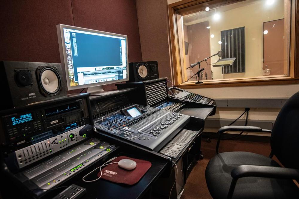 site://HennepinTech/_images/academic-programs/media-communications/audio-production/111820htc0154-1000x667.jpg