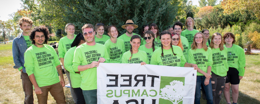 tree planting with mayor
